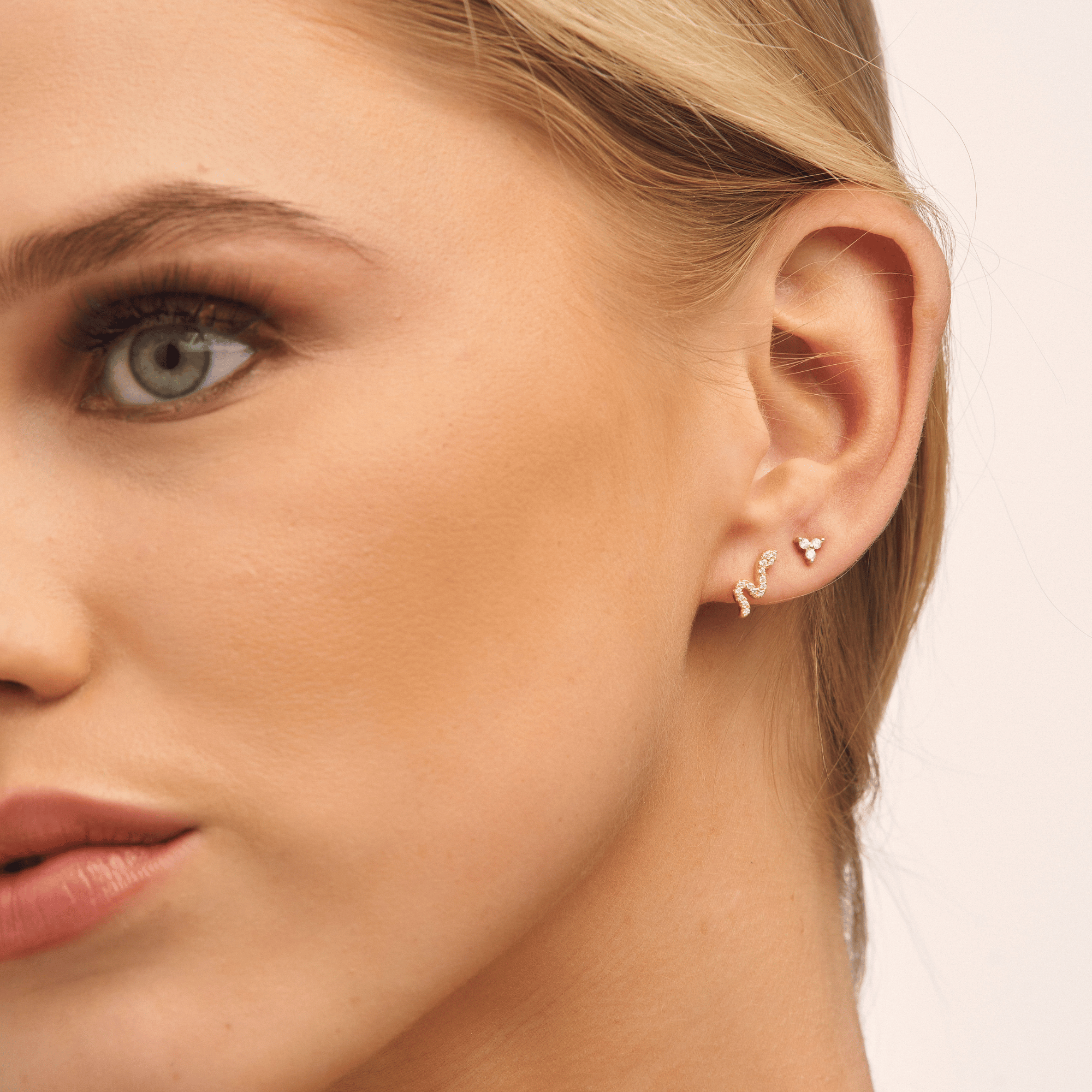 model_wearing_mini_lotus_Stud_earring