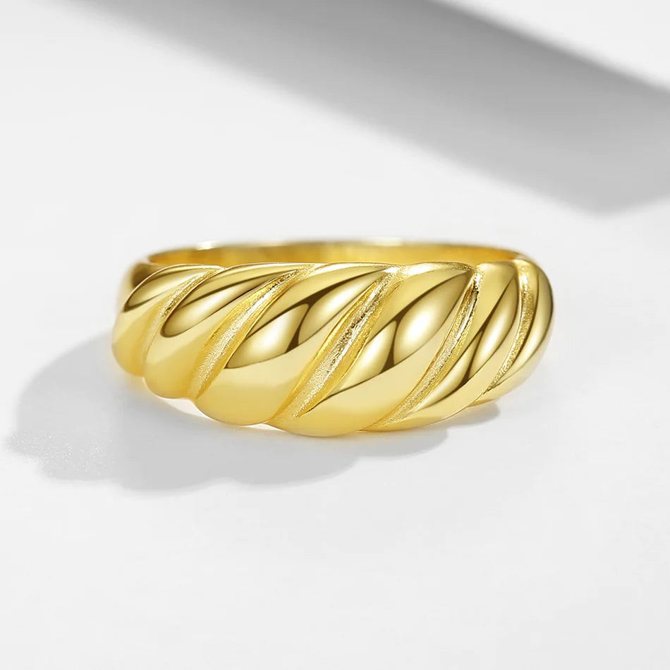 Croissant dome ring