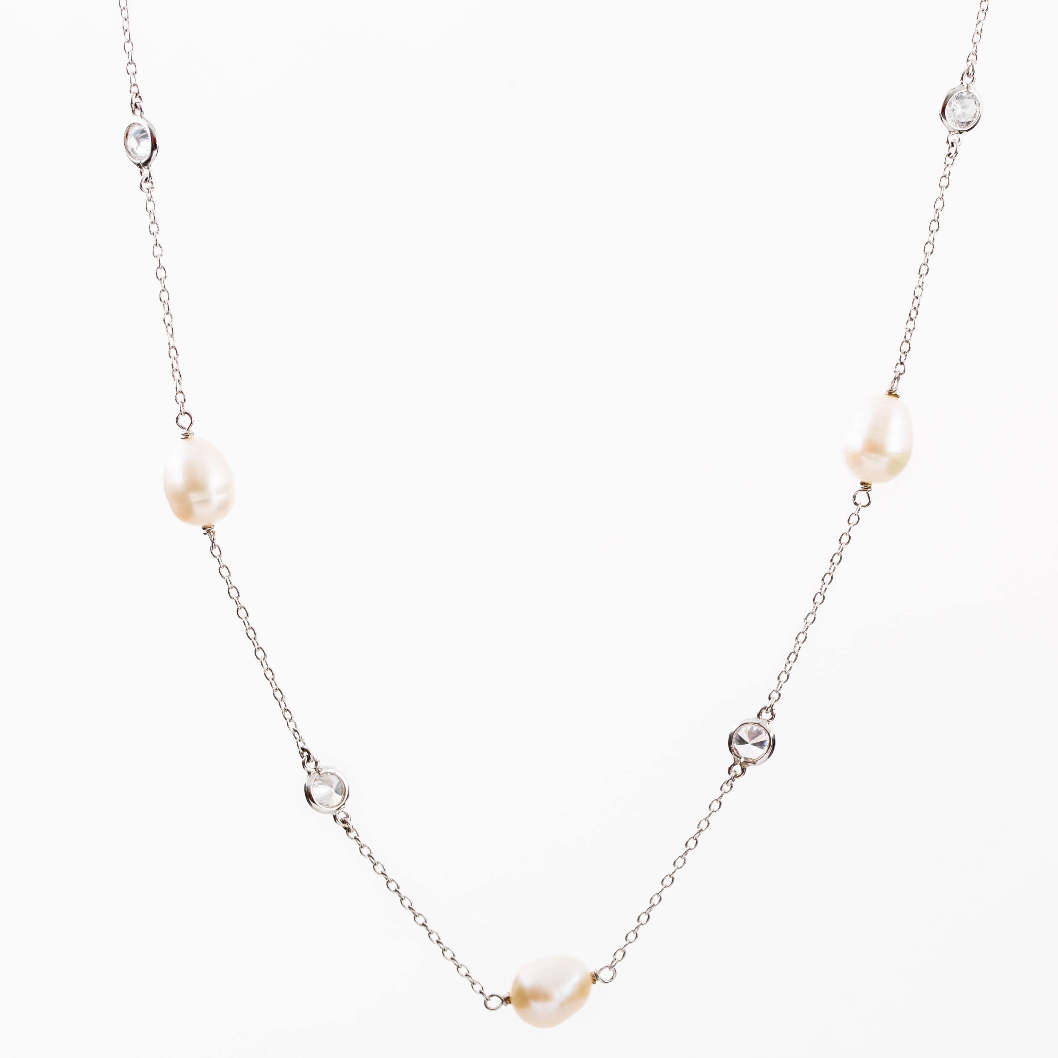 Sterling Silver necklace with Pearl and Cubic Zirconia